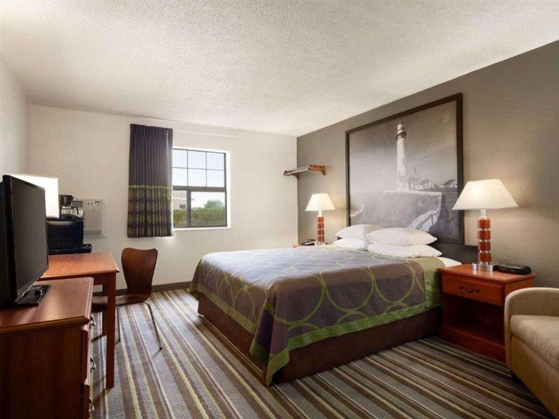 Super 8 By Wyndham Colorado Springs/Afa Area Hotel Exterior photo