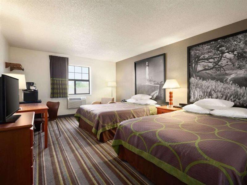 Super 8 By Wyndham Colorado Springs/Afa Area Hotel Exterior photo