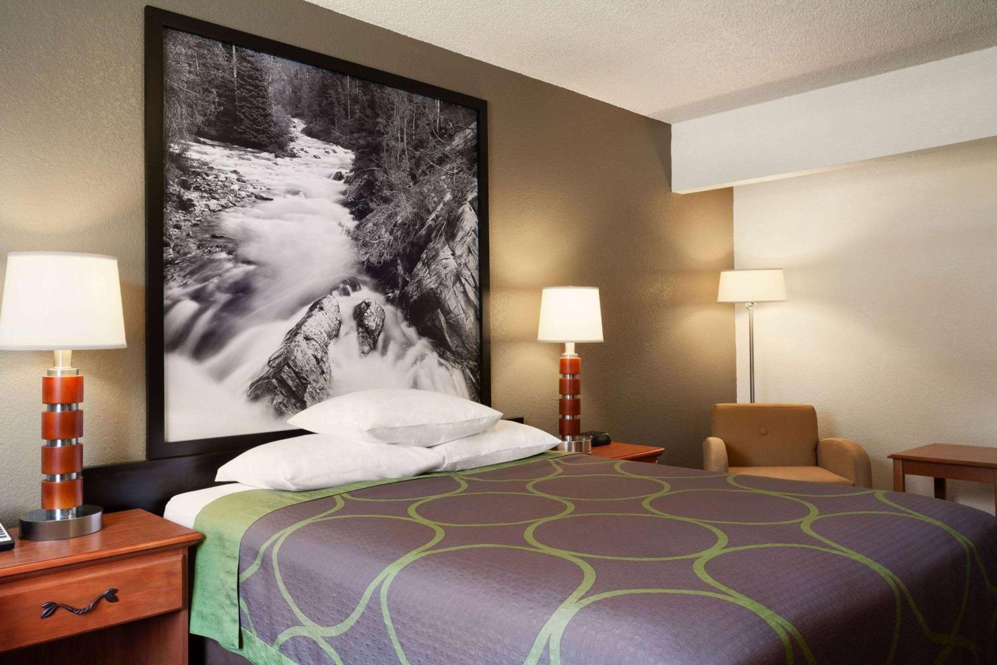 Super 8 By Wyndham Colorado Springs/Afa Area Hotel Exterior photo